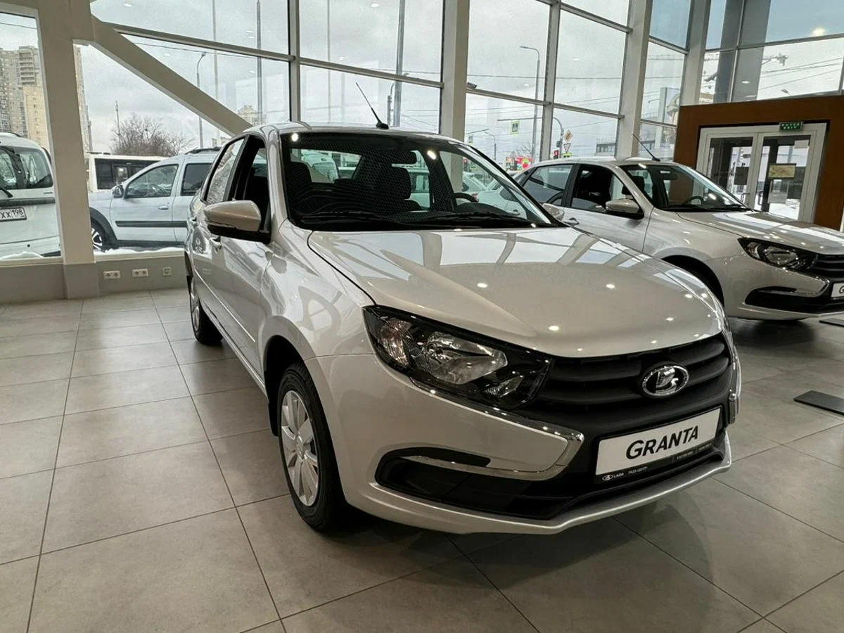 Lada Granta Седан в Екатеринбург - фото №2